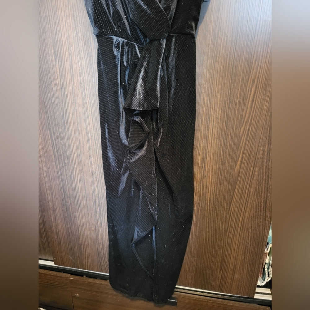 Dynamite Wrap Bodycon Velvet Dress Size: Medium - Picture 5 of 11